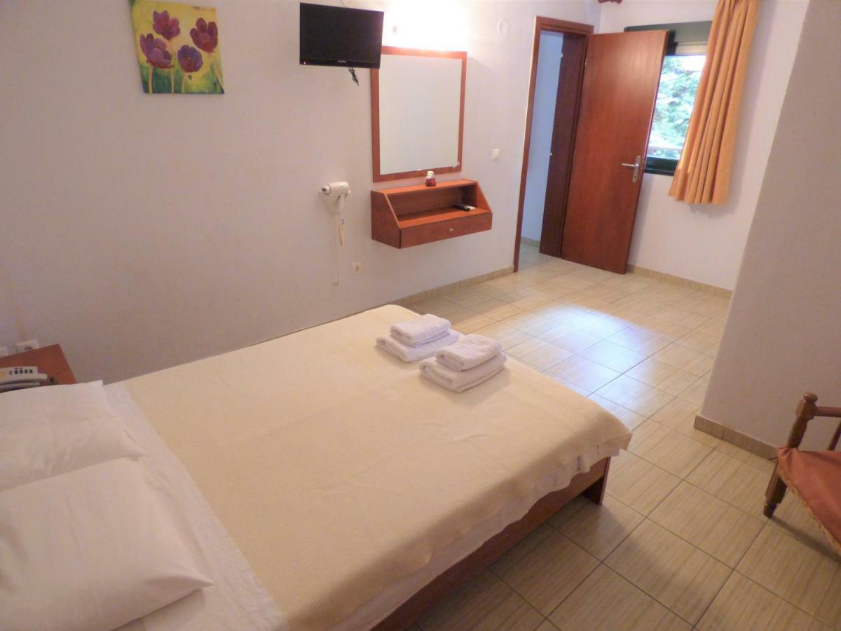Dolphins Apartments & Rooms Liménas Eksteriør bilde